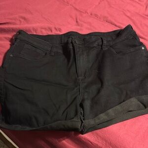 Kut from the Kloth Black Jean Shorts with Cuffed Hem